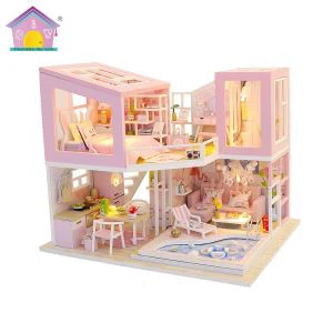 maison miniature de diy avec la piscine
